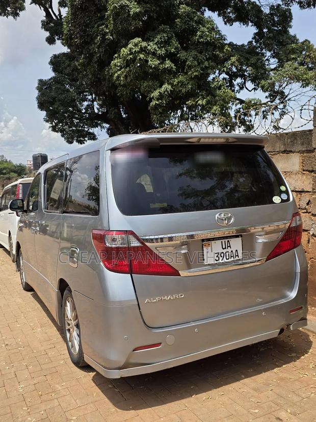 Toyota Alphard 2012 Gray