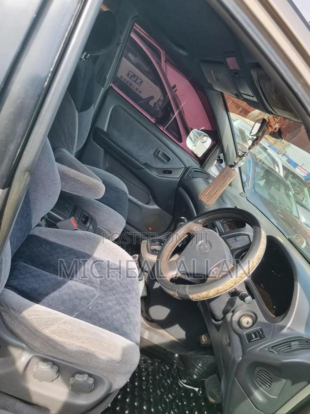 Toyota Harrier 2000 Silver