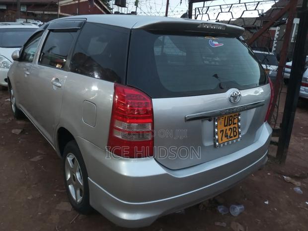 Toyota Wish 2004 Gray