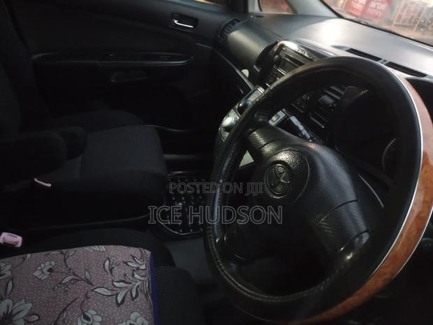Toyota Wish 2004 Gray