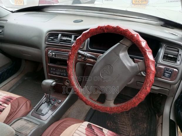 Toyota Mark II 1996 White