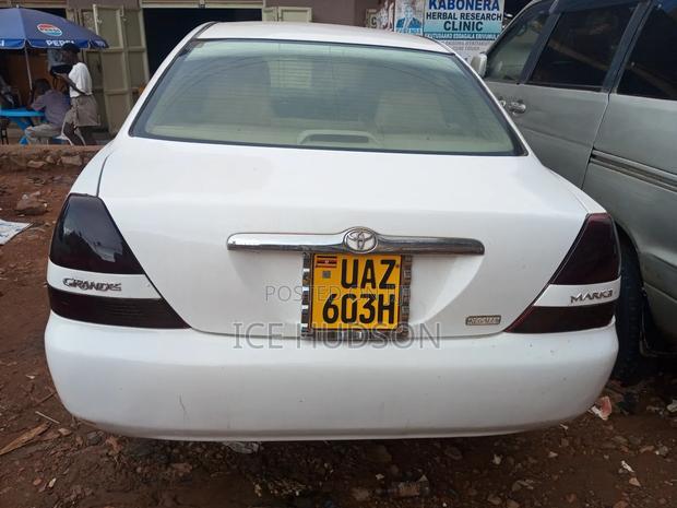Toyota Mark II 2000 White