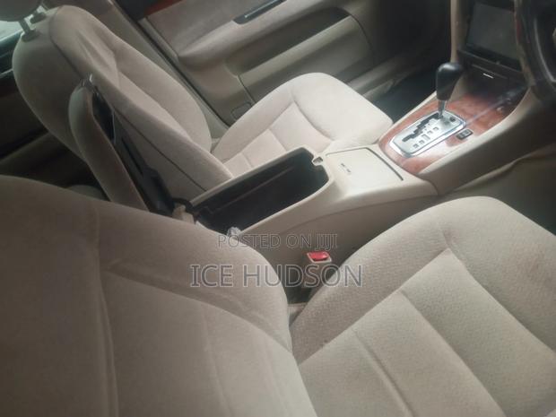Toyota Mark II 2000 White