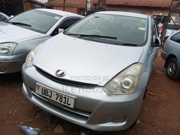 Toyota Wish 2006 Silver