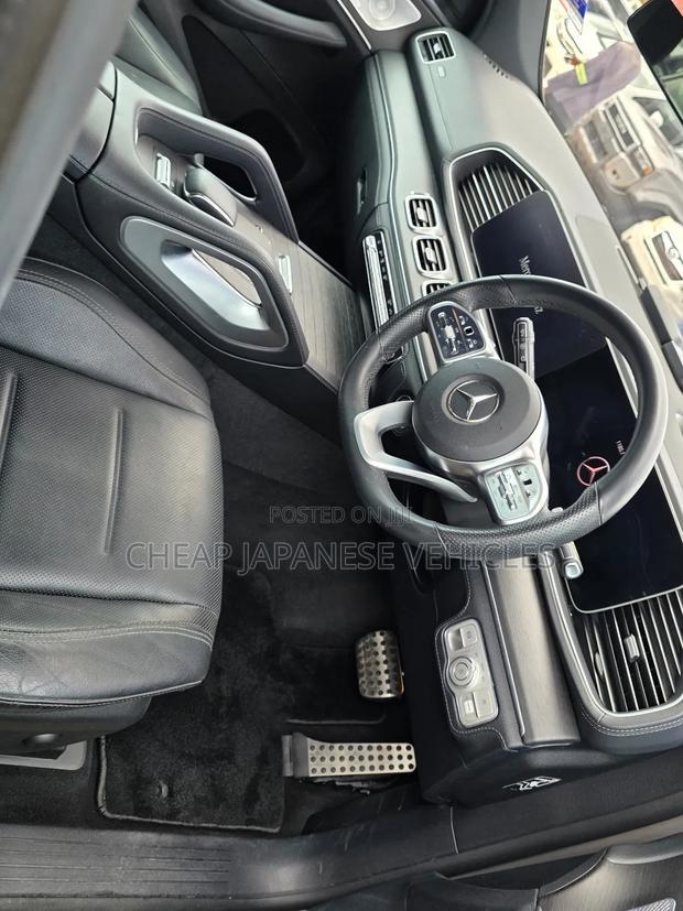 Mercedes-Benz GLE-Class GLE 400d 4MATIC 2021 Beige