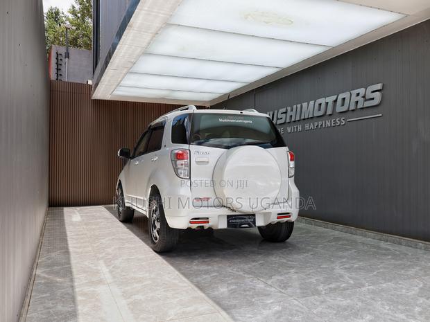 Toyota Rush 1.5 AWD 2012 Pearl