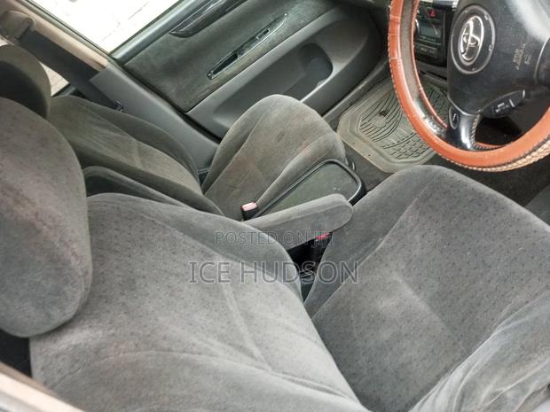 Toyota Ipsum 2003 Silver