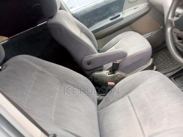 Toyota Noah 2007 Silver