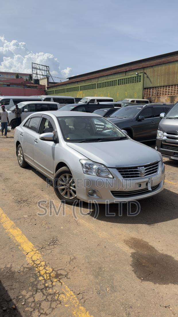 Toyota Premio 1.8 AWD 2013 Silver