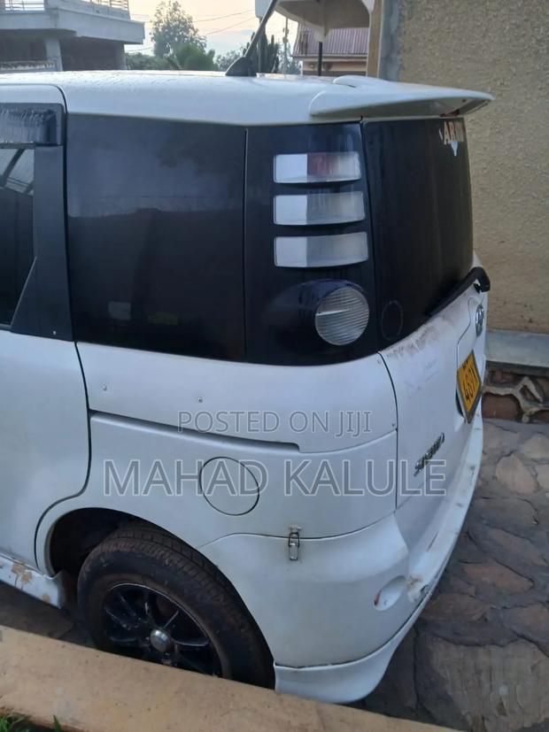 Toyota Sienta 2007 White