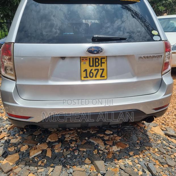 Subaru Legacy 2010 Silver