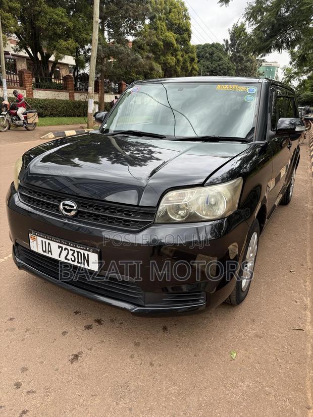 Toyota Corolla Rumion 2011 Black