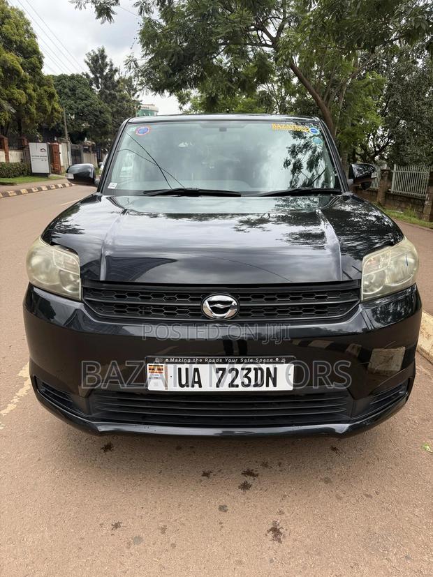 Toyota Corolla Rumion 2011 Black
