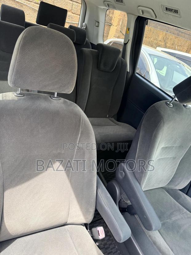 Toyota Noah 2013 Gray