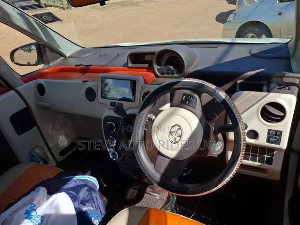 Toyota Spade 1.5 2012 Silver