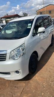 Toyota Noah 2.0 143hp AWD (7 Seater) 2013 White for sale