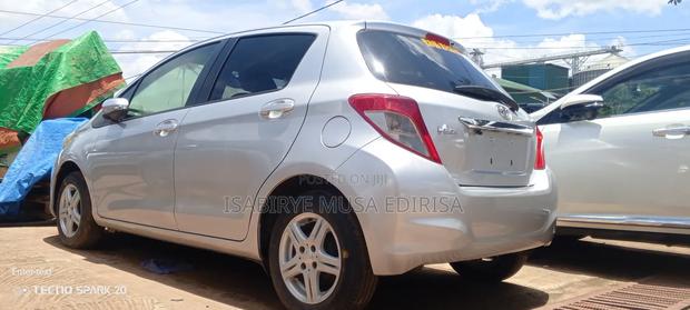 Toyota Vitz 1.0 FWD 3dr 2012 Silver