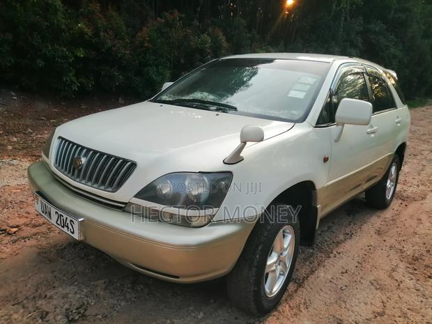 Toyota Harrier 2.2 16V 2000 White