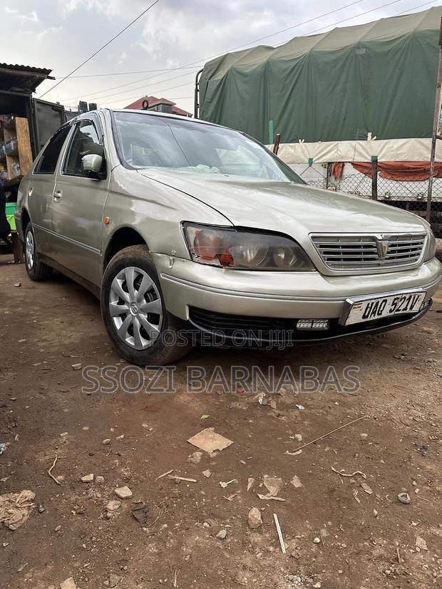Toyota Vista 2000 Silver