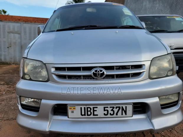 Toyota Noah 2.0 FWD (8 Seater) 2001 Silver