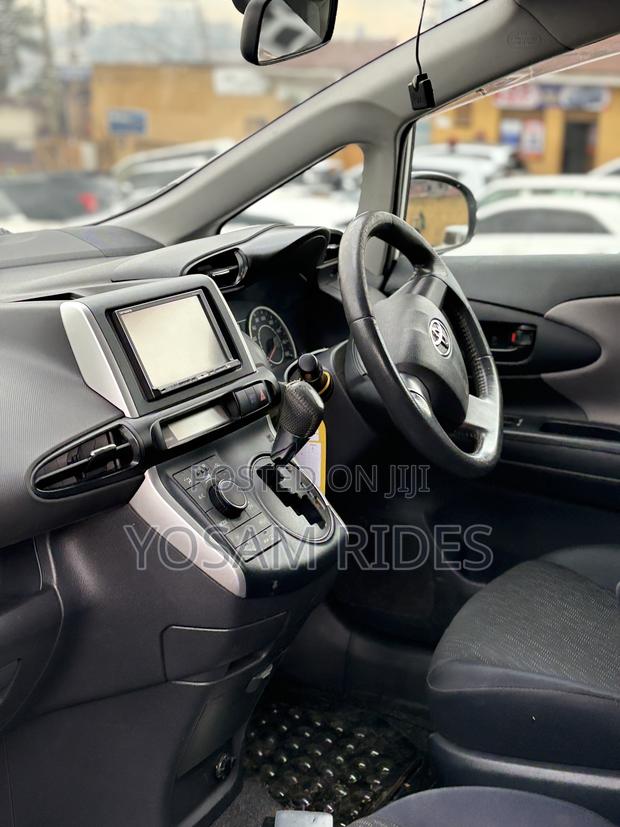 Toyota Wish 2012 White
