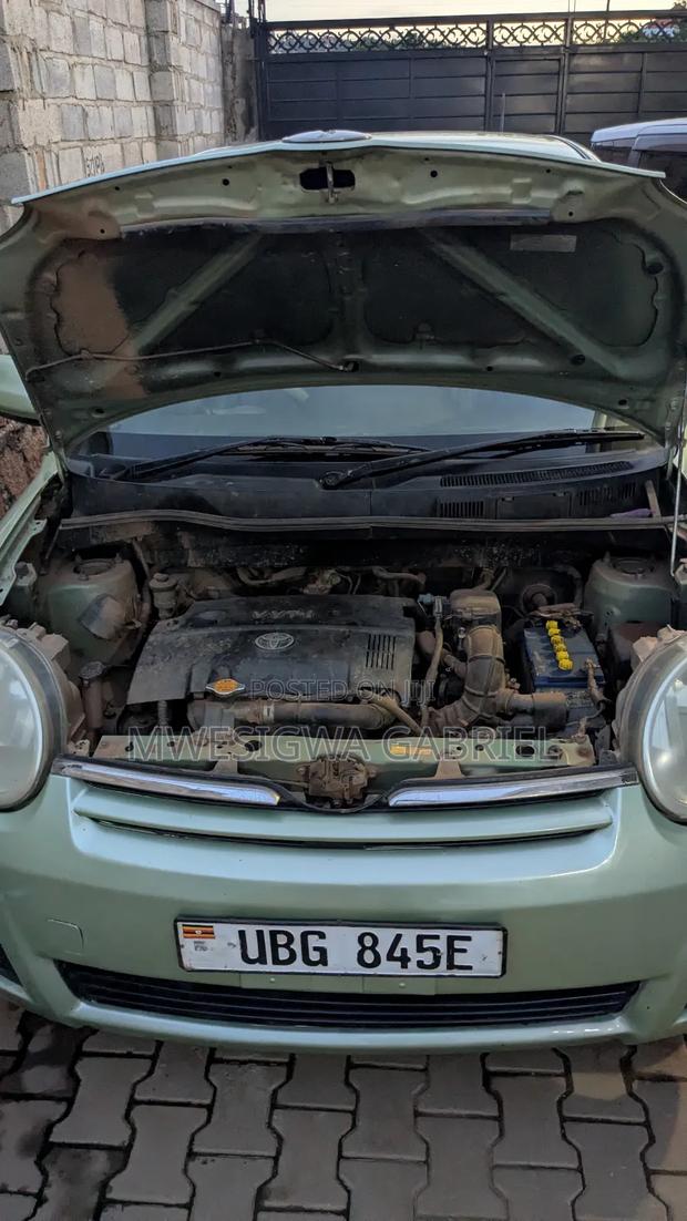 Toyota Sienta 1.5 FWD 2009 Green