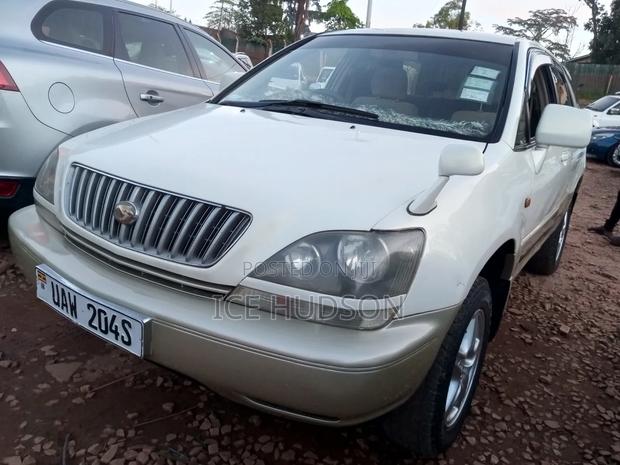 Toyota Harrier 1998 White
