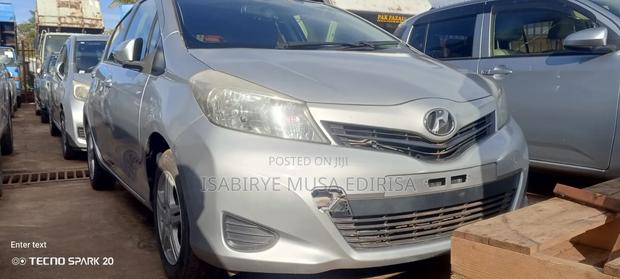Toyota Vitz 1.0 FWD 3dr 2012 Silver