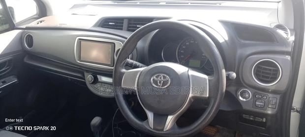Toyota Vitz 1.0 FWD 3dr 2012 Silver