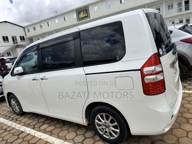 Toyota Noah 2013 White