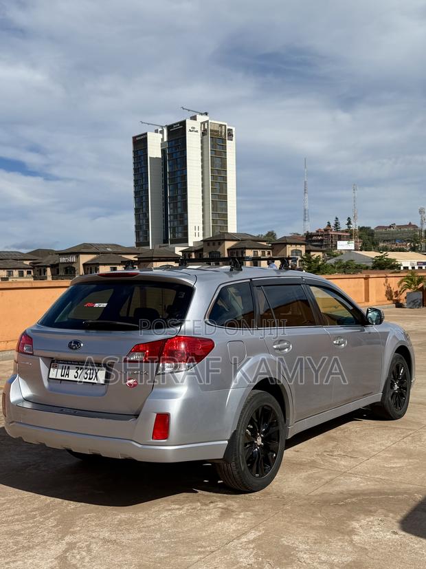 Subaru Outback 2011 Silver