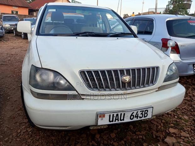 Toyota Harrier 2002 White
