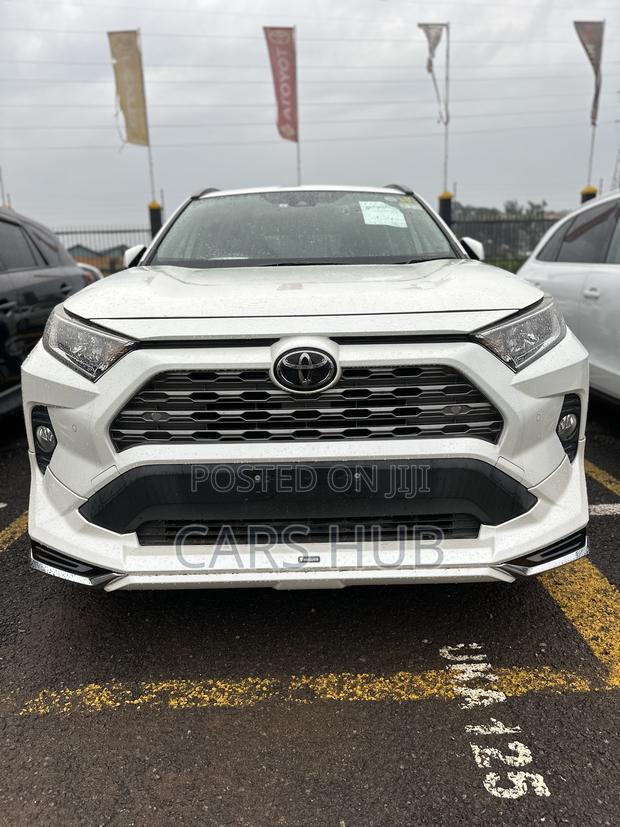 Toyota RAV4 Adventure AWD 2020 White