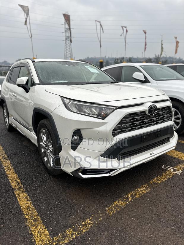 Toyota RAV4 Adventure AWD 2020 White