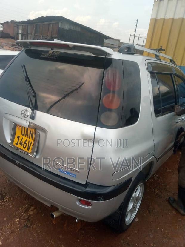 Toyota Raum 2004 Gray