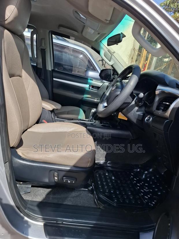 Toyota Hilux Revo Double Cab Deisel 2.8 AWD 2017 Gray