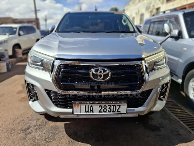 Toyota Hilux Revo Double Cab Deisel 2.8 AWD 2017 Gray