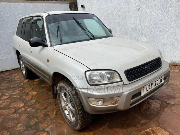 Toyota RAV4 Softtop 4x4 1999 Silver