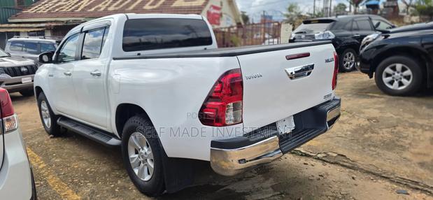 Toyota Hilux 2018 White