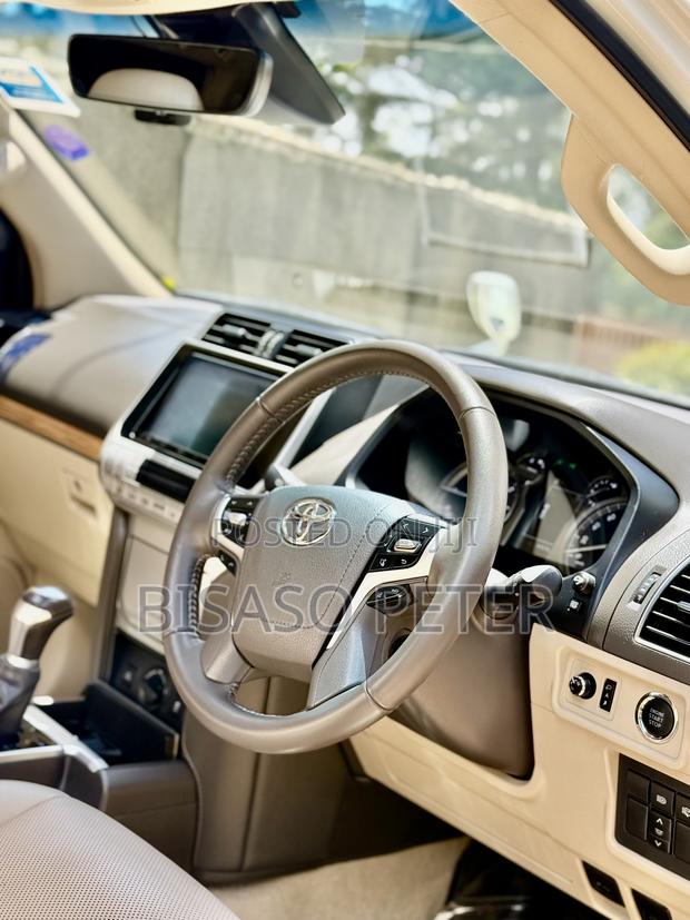 Toyota Land Cruiser Prado 2.7 2023 White