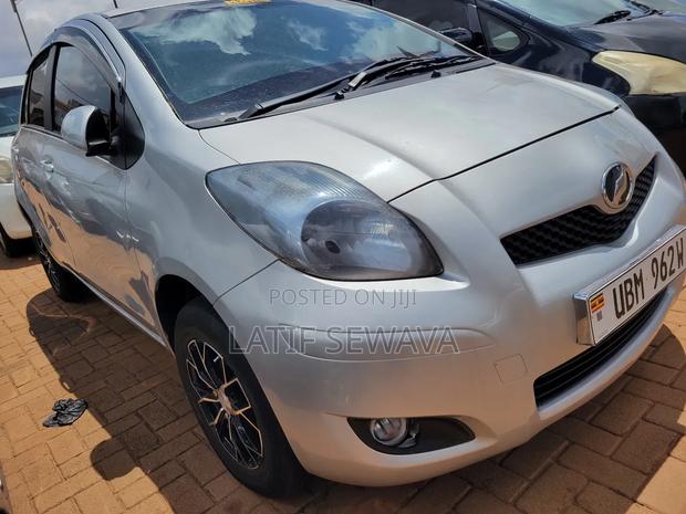 Toyota Vitz 1.3 AWD 5dr 2010 Silver