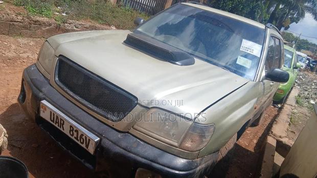 Subaru Forester 2001 Gold