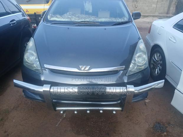 Toyota Wish 2006 Gray
