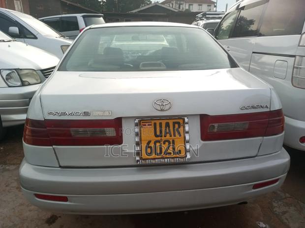 Toyota Premio 2001 White