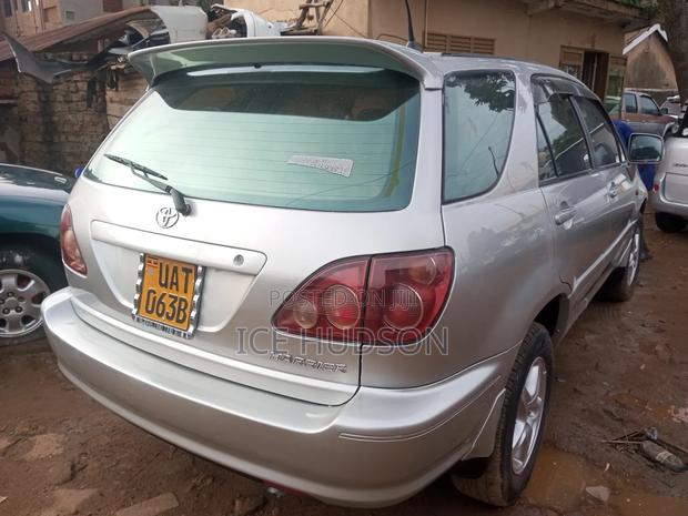 Toyota Harrier 1999