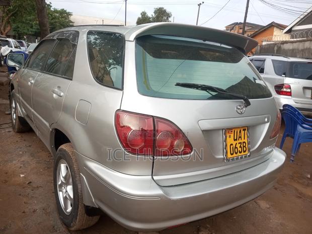 Toyota Harrier 1999