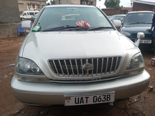 Toyota Harrier 1999