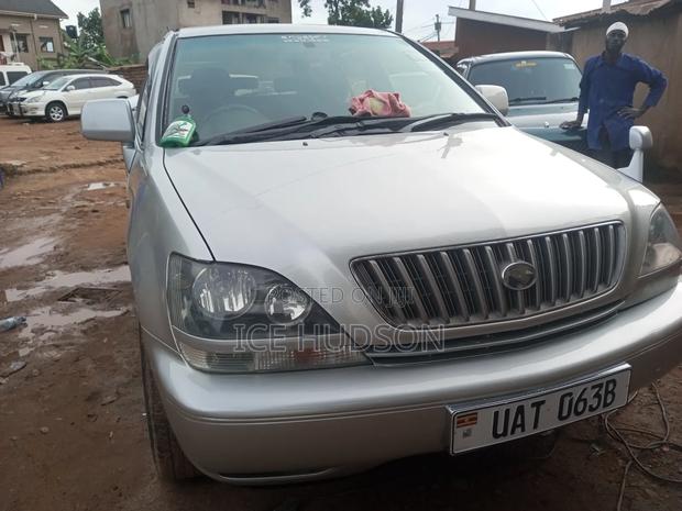 Toyota Harrier 1999