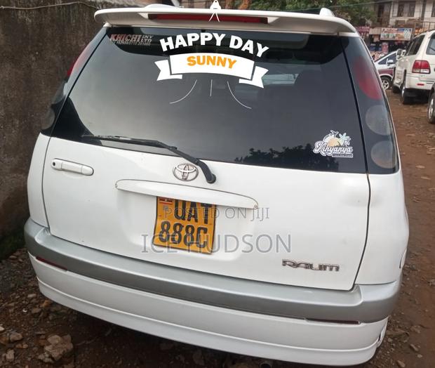 Toyota Raum 2003 White