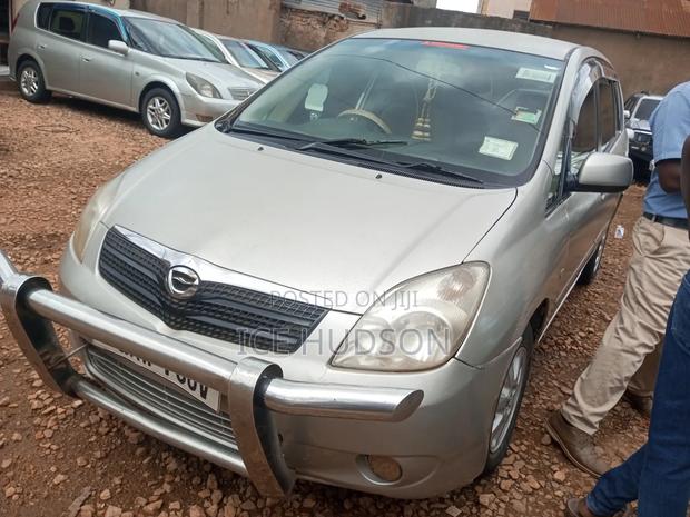 Toyota Corolla Spacio 2004 Gold